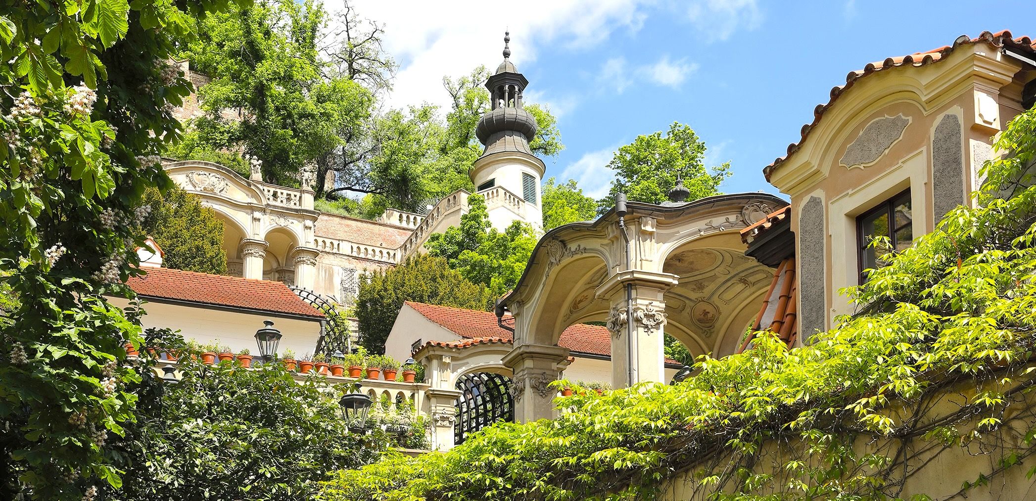 
Gardens-below-Prague-Castle_02-1